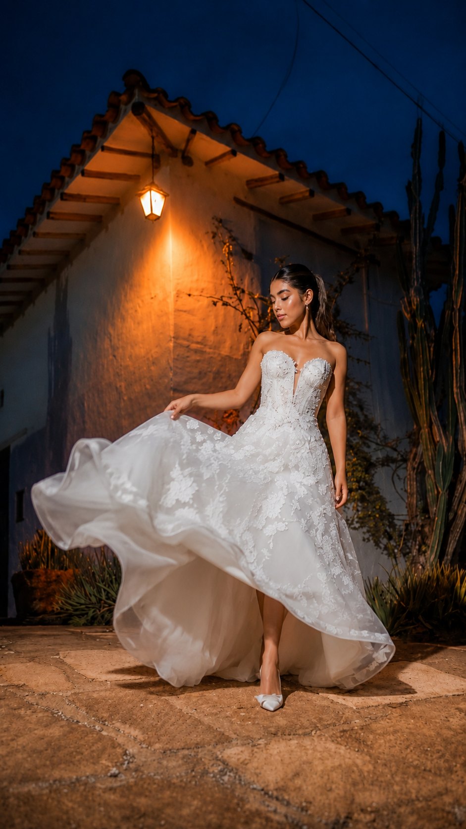 Novia de noche bajo farol